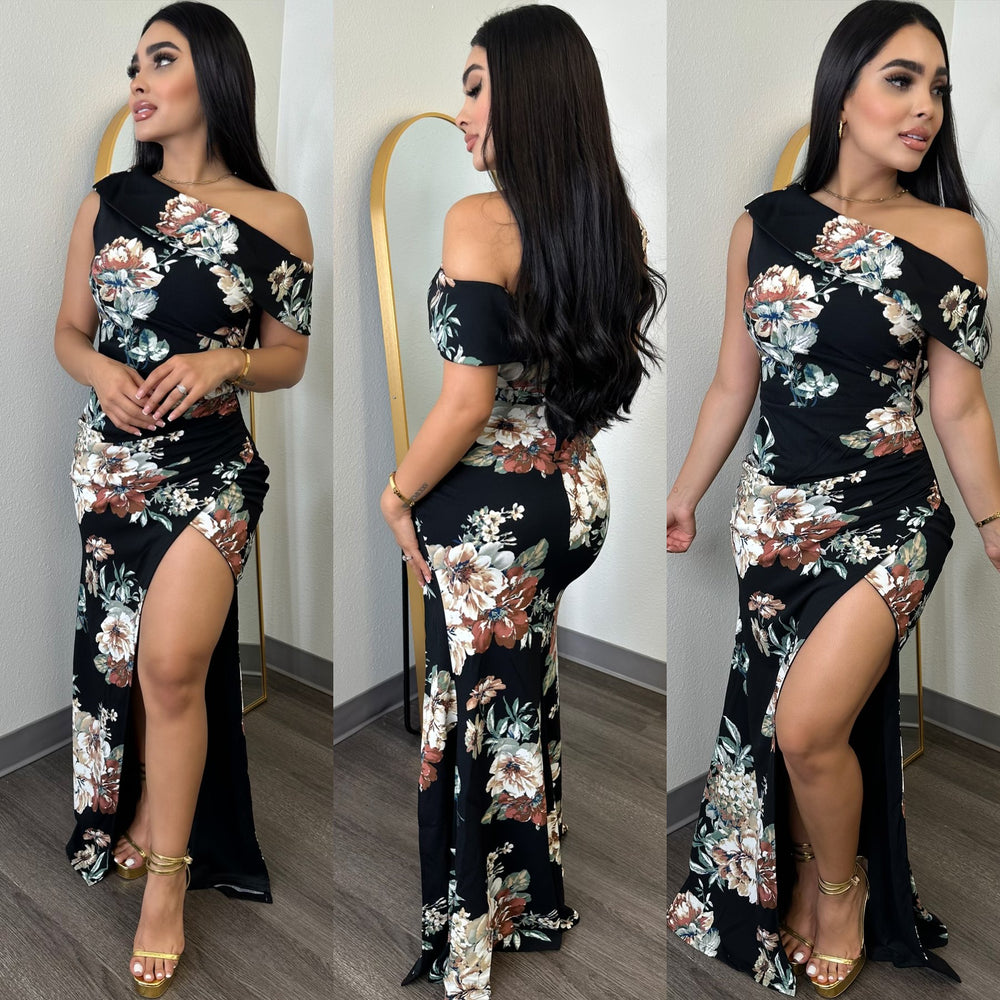 
            
                Load image into Gallery viewer, Inaya Floral Gown
            
        
