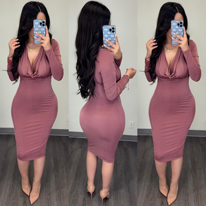 
            
                Load image into Gallery viewer, Isis (Mauve) Midi Dress
            
        